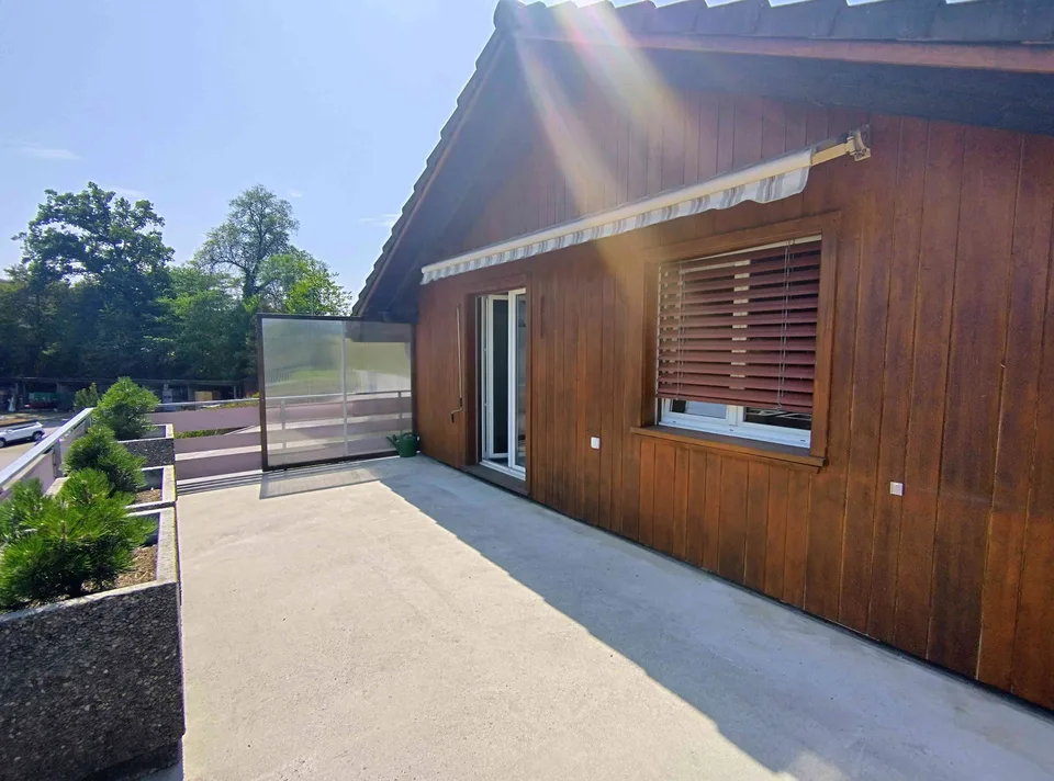 2 Zimmerwohnung im OG mit grosser Terrasse