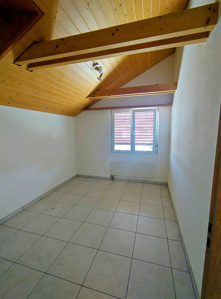 2 Zimmerwohnung im OG mit grosser Terrasse