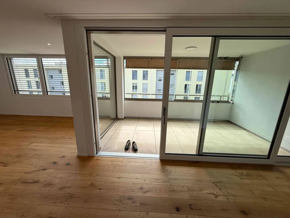 schöne Neubau 2.5 Zimmer-Wohnung
