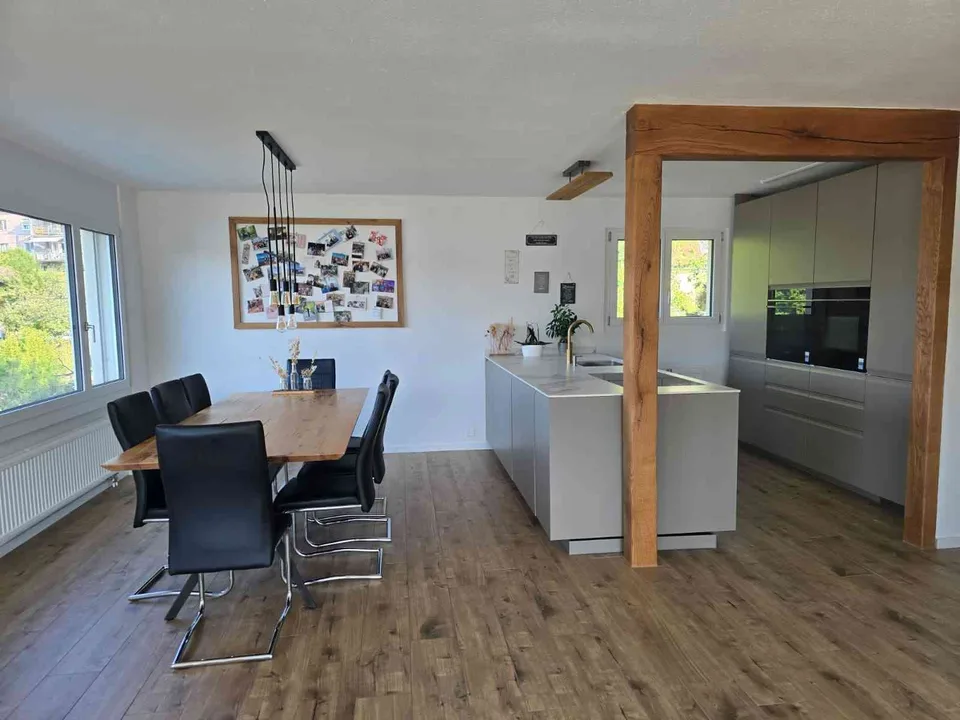 Helle 3.5-Zimmer-Attikawohnung in ruhiger Lage mit herrlicher Panorama