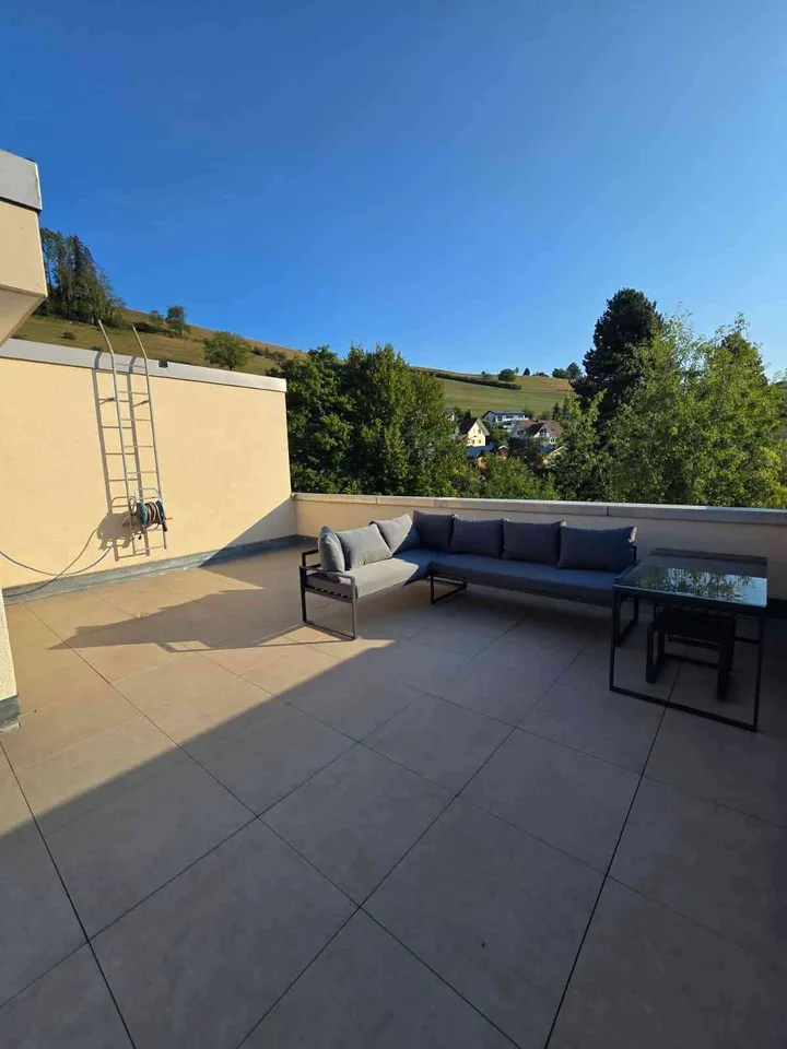 Helle 3.5-Zimmer-Attikawohnung in ruhiger Lage mit herrlicher Panorama