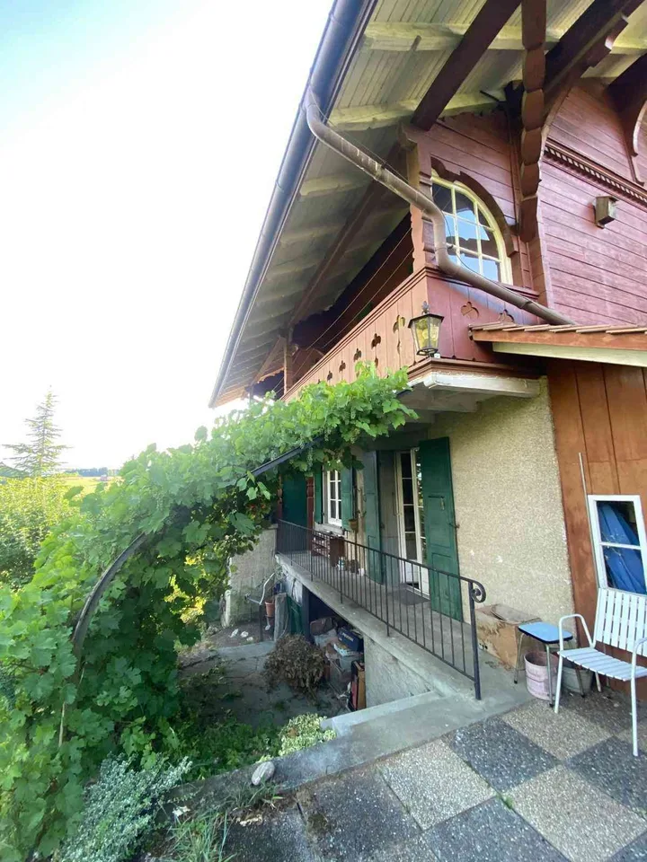 Einfamilienhaus mit unverbaubarer Alpensicht & Baulandreserve