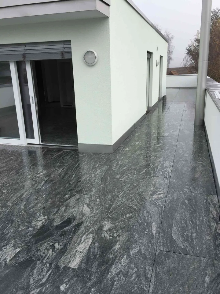 Exklusive 3.5-Zimmer-Attikawohnung mit 120 m² Dachterrasse