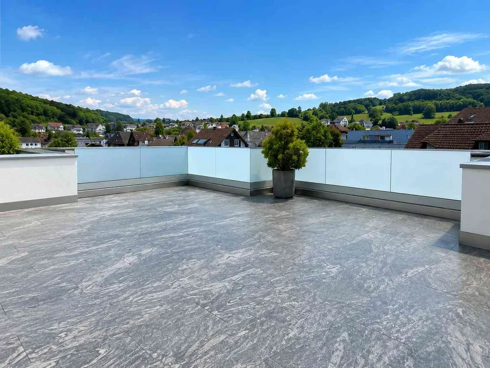 Exklusive 3.5-Zimmer-Attikawohnung mit 120 m² Dachterrasse