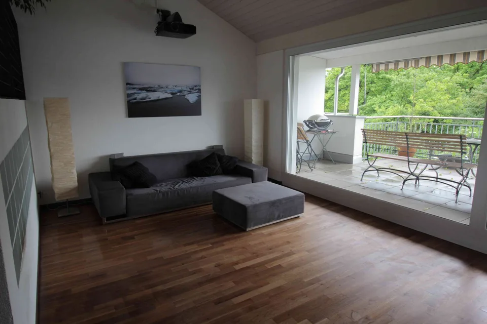 Architektonisches Highlight: Stilvolles 5.5-Zi-RMH in Bertschikon