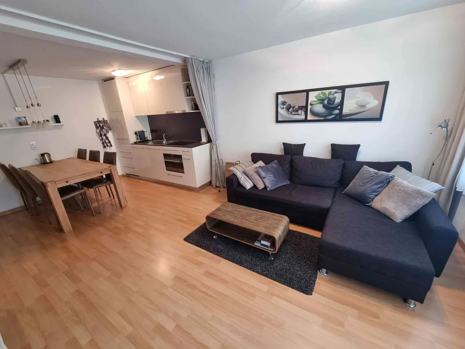 2-Zimmer-Ferienwohnung Unterbäch, modern, Balkon, direkt am Skilift