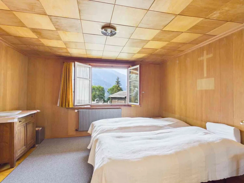 Charmantes Zweifamilienhaus an sonniger Lage im Goms