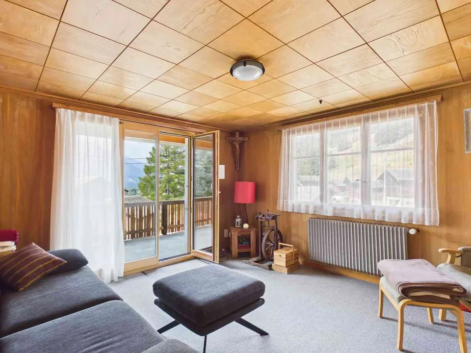 Charmantes Zweifamilienhaus an sonniger Lage im Goms