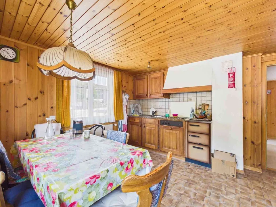 Charmantes Zweifamilienhaus an sonniger Lage im Goms