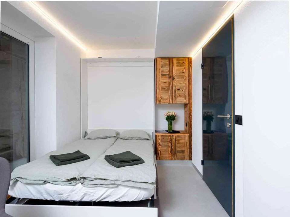 Studio avec piscine intérieure, sauna & tennis au lac en plein centre