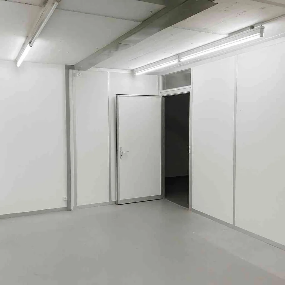 Vielseitige Gewerbefläche mit Lager-/Nebenraum | 118 m² | Fällanden