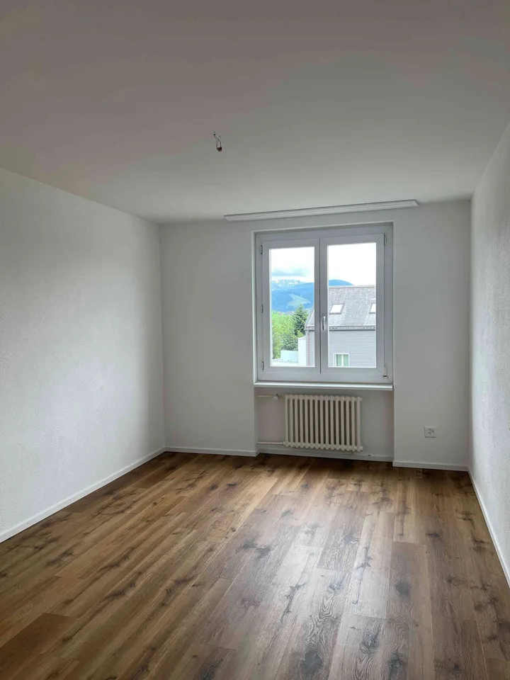 Schöne und sonnige 3.5-Zimmer-Wohnung an guter Lage