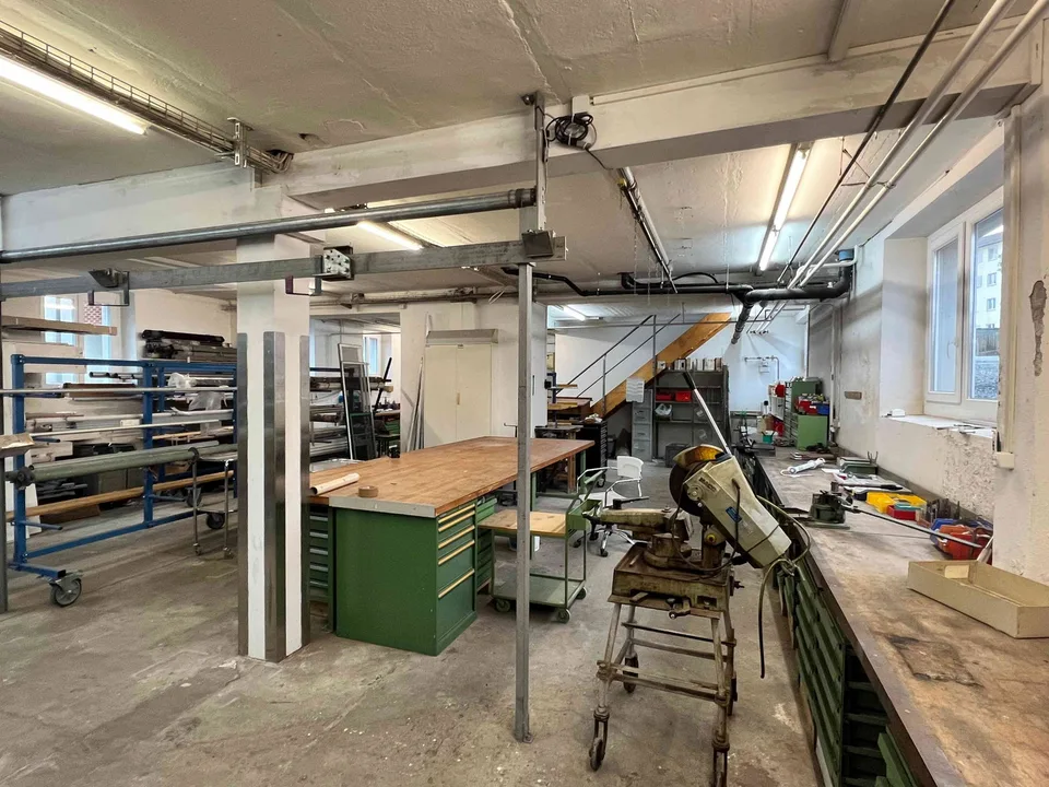 Grosszügige Werkstatt-/Lagerräumlichkeiten inkl. Büro an bester Lage