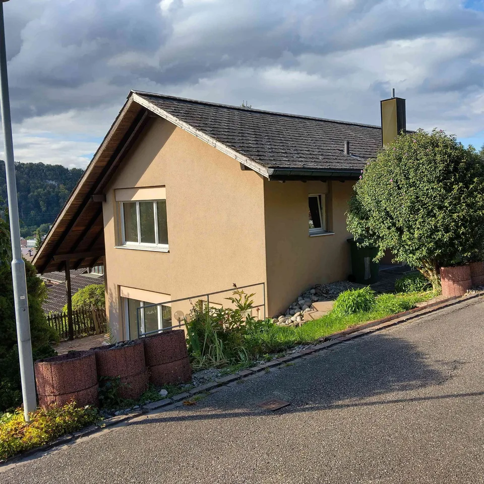 "Charmantes 5.5-Zimmer-Einfamilienhaus in ruhiger Lage von Aarburg "