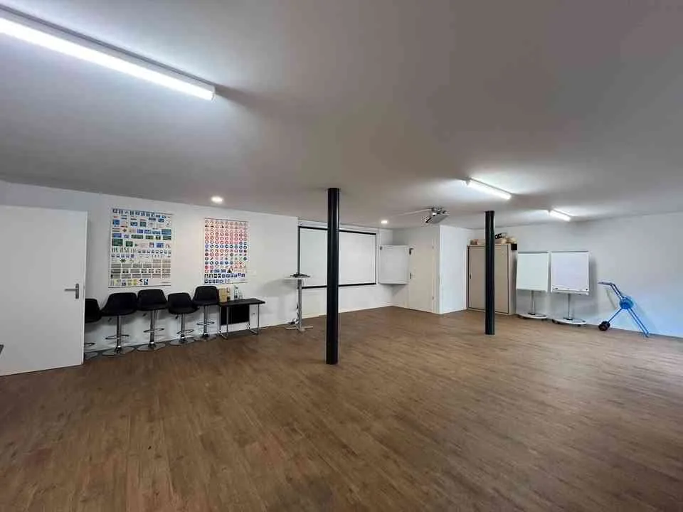Local commercial - 75 m2 avec WC