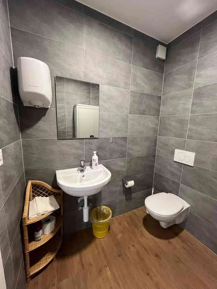 Local commercial - 75 m2 avec WC