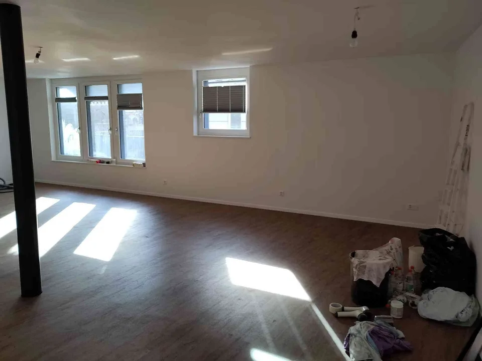 Local commercial - 75 m2 avec WC