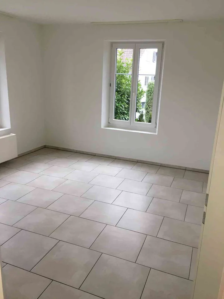 Helle 3.5-Zimmer-Wohnung mit Garten in Russikon – Nachmieter gesucht