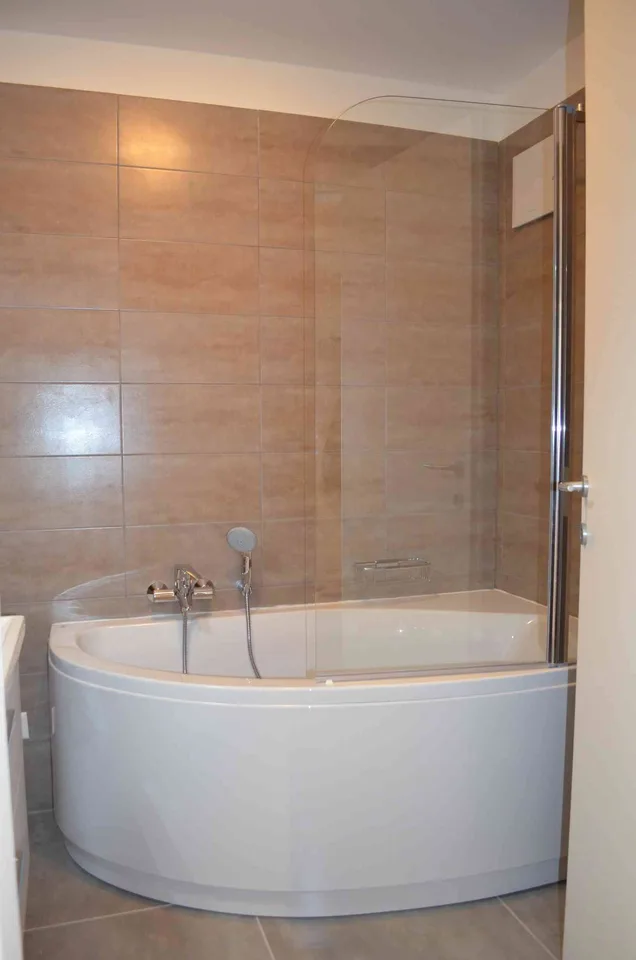Lumino/Bellinz. helle, ruhige 2 ½ Zimmer Whg.inkl Parking incl.1255.-