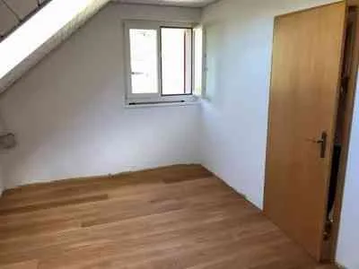 Maison mitoyenne de 4 pièces rénovée à la moderne dans un cadre idyllique à Veltheim (Au) à louer