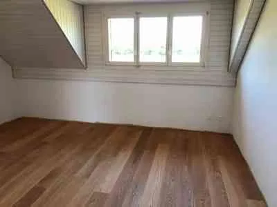Maison mitoyenne de 4 pièces rénovée à la moderne dans un cadre idyllique à Veltheim (Au) à louer