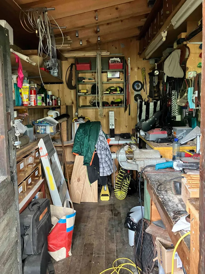 Rustikales Chalet – Alleinlage, aber nah am ÖV & Skigebieten