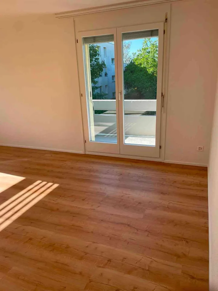 3.5-Zimmer-Wohnung in Hochfelden ZH - komplett renoviert