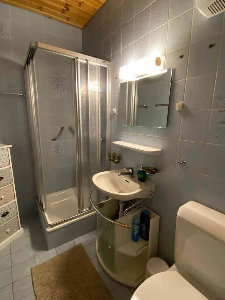 Wohnung mit zwei Schlafzimmer.
