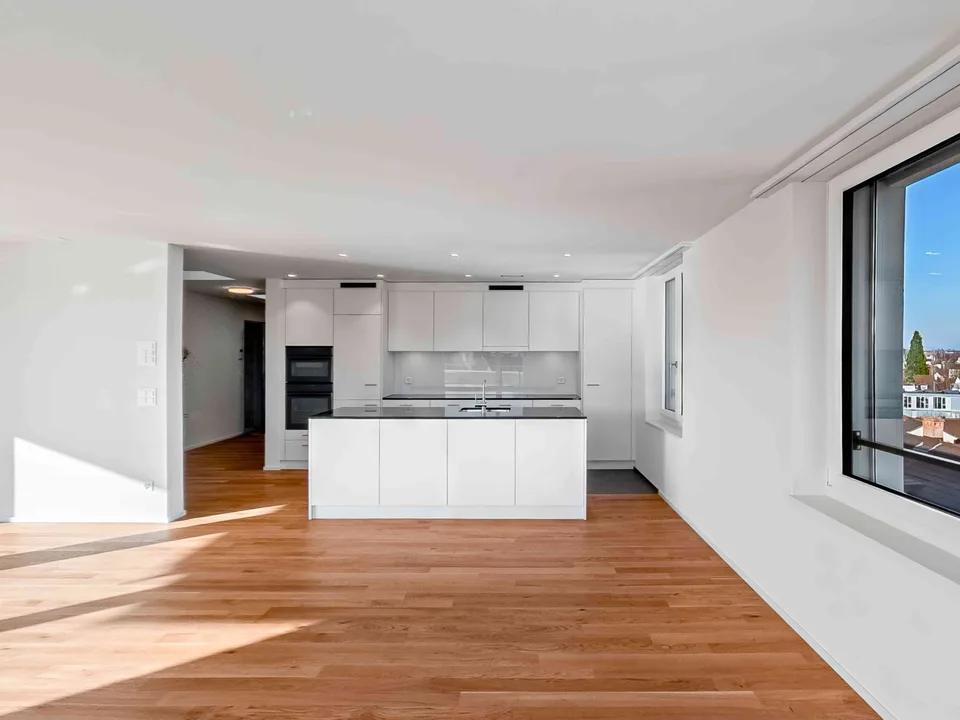 Modern attic apartment with great views, quiet, centrally located