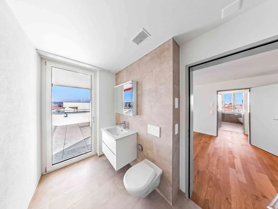 Modern attic apartment with great views, quiet, centrally located