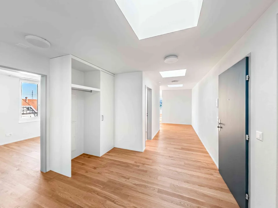 Modern attic apartment with great views, quiet, centrally located