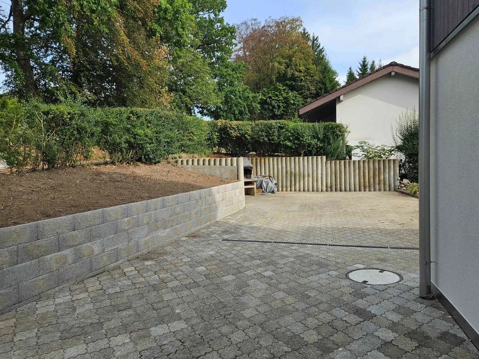 Erstvermietung: 3.5 Zimmer Neubau, 75 m² Sitzplatz, Balkon, Weitsicht