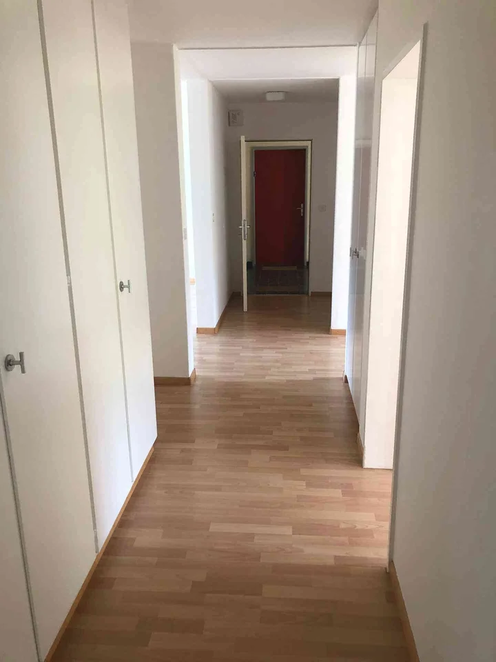 AB 01.04.2027 VERMIETEN WIR EINE 3.5 ZWG IM 4. OG IN ROMBACH