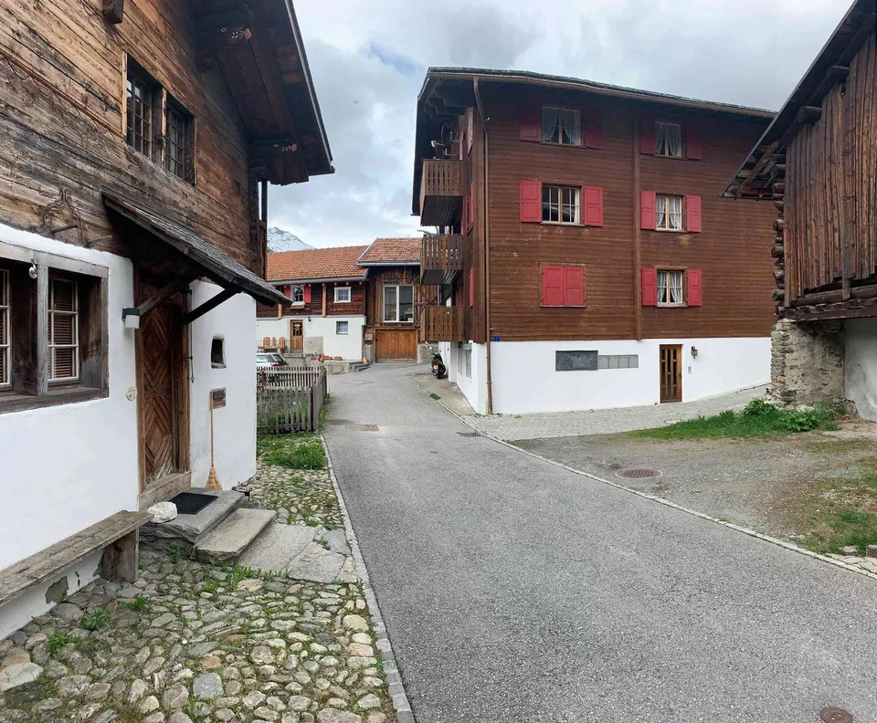 Gemütliche möblierte 5.5-Zimmer-Wohnung mit Bergblick in Sedrun