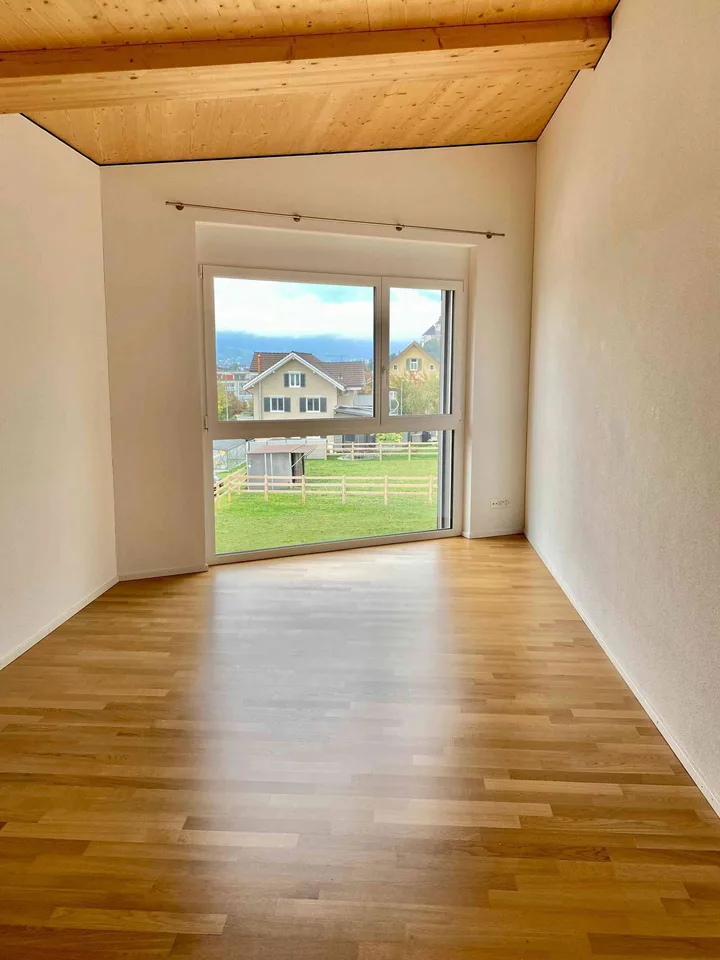 Grosszügige 4.5-Zimmer-Dachwohnung an sonniger Lage