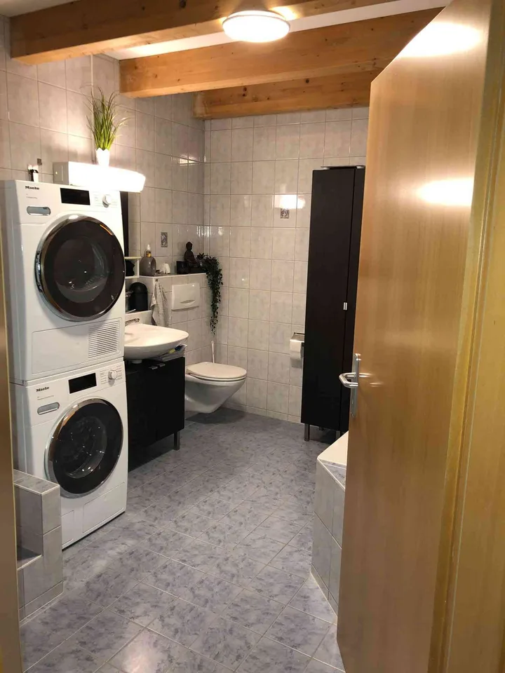 Charmante 4 1/2 Zimmer-Dachwohnung grossem Balkon