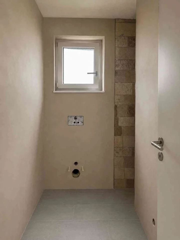 Stilvoll sanierte 4.5-Zimmer-Eigentumswohnung mit Bergsicht und Garage – photo 7 of 8