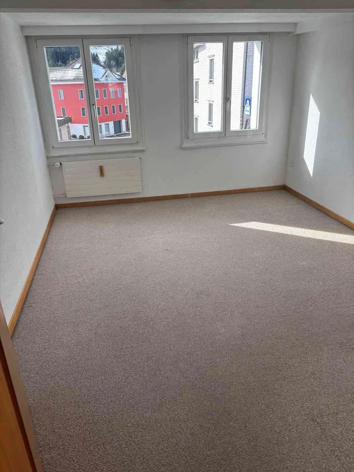 zentral gelegene 4-Zimmer Wohnung