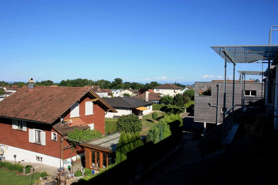 Eckhaus mit schönem Garten und herrlicher Seesicht