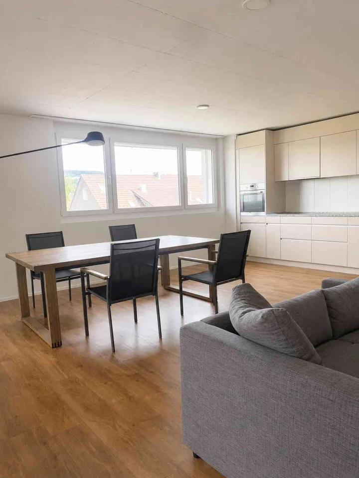 Helle 3.5-Zimmer Wohnung in Fischbach-Göslikon