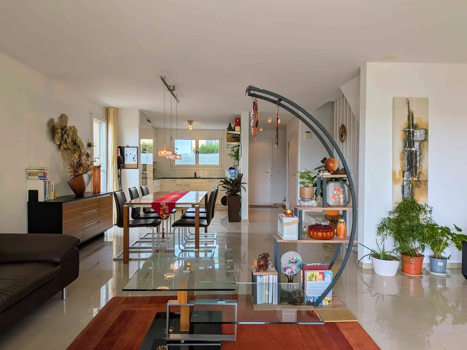 Familien-Reihenhaus mit Weitblick – ruhig & bestens angebunden – Foto 2 von 9