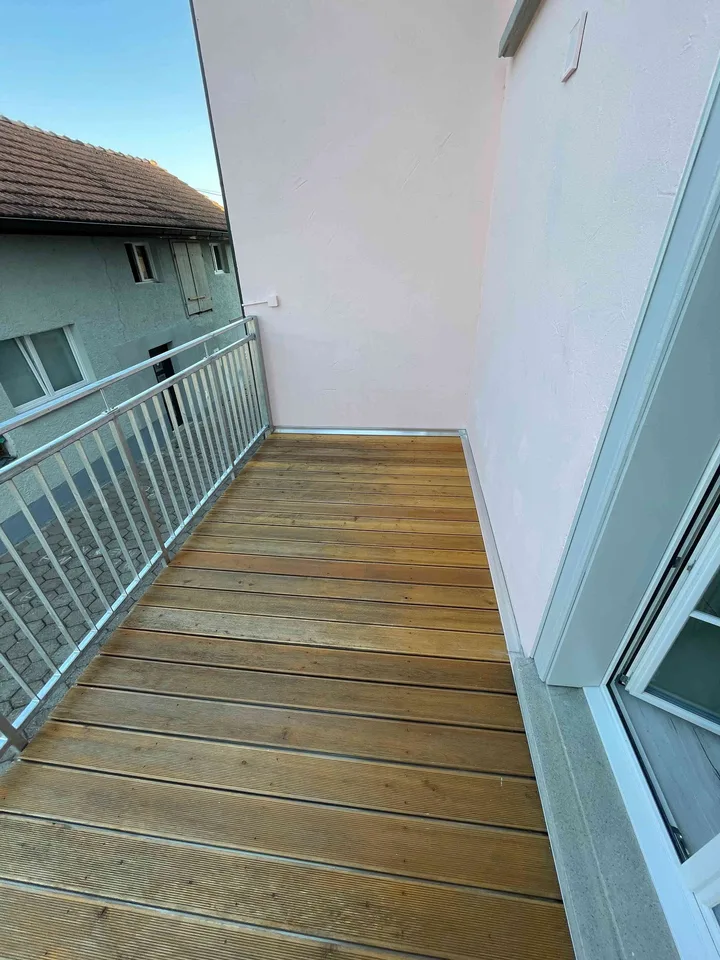 3.5 Zimmer Wohnung mit 8m2 Terrasse, Waschmaschine Tumbler in Wohnung