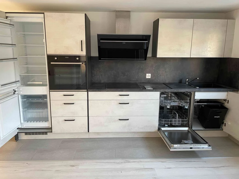3.5 Zimmer Wohnung mit 8m2 Terrasse, Waschmaschine Tumbler in Wohnung