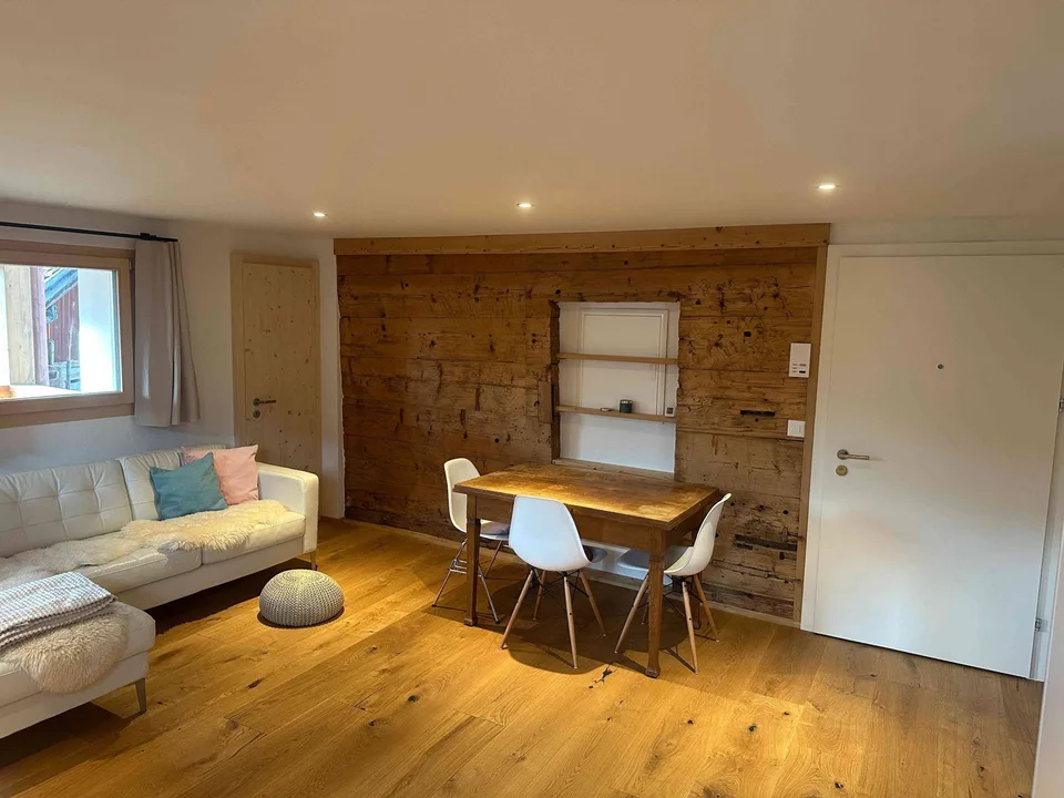 2-Zimmer-Wohnung mit Balkon – möbliert oder unmöbliert, neu saniert
