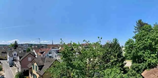 Quiet 3.5-room apartment with great views close to the train station