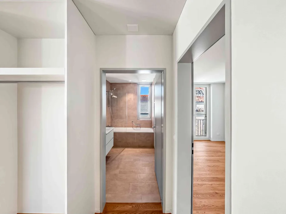 Quiet 3.5-room apartment with great views close to the train station