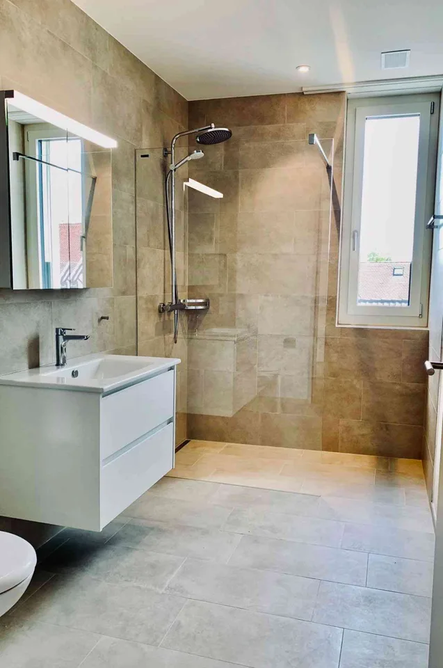 Quiet 3.5-room apartment with great views close to the train station