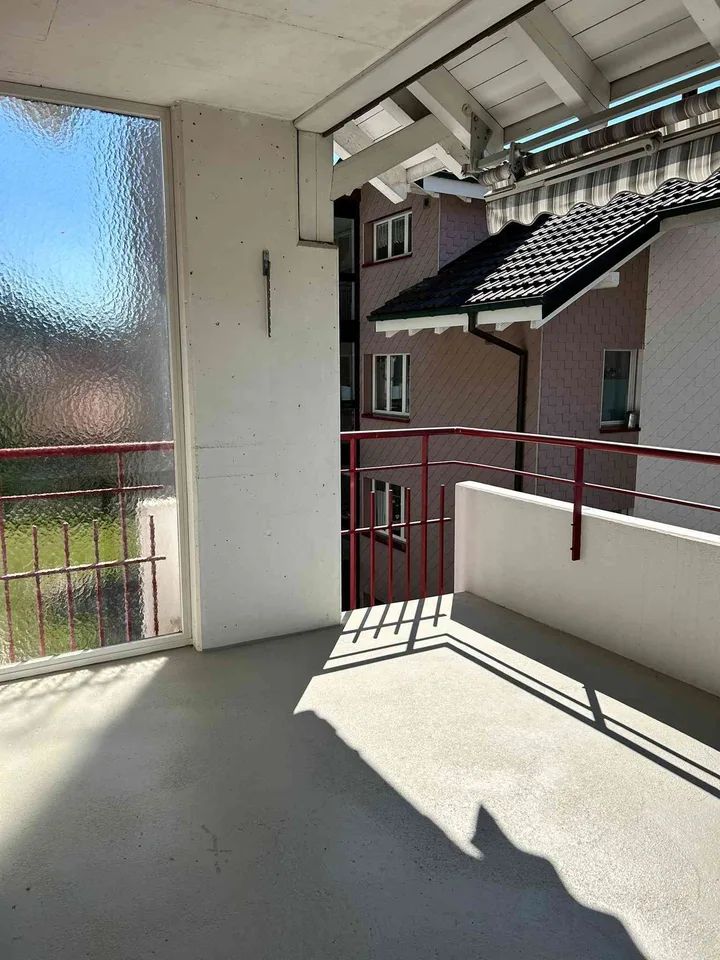 Helle 4.5-Zimmer-Wohnung mit Balkon und Lift in Zell LU