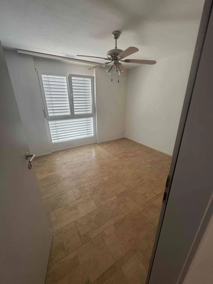 Attraktive 4.5-Zimmerwohnung in Hüttikon mit 2 Tiefgaragenplätzen