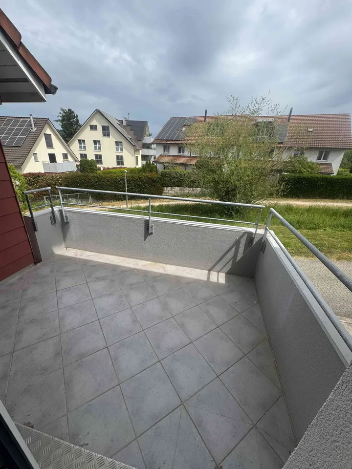 Attraktive 4.5-Zimmerwohnung in Hüttikon mit 2 Tiefgaragenplätzen